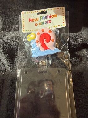 New Fashion Snail ID Holder Clip — Pink, Red & Light Blue